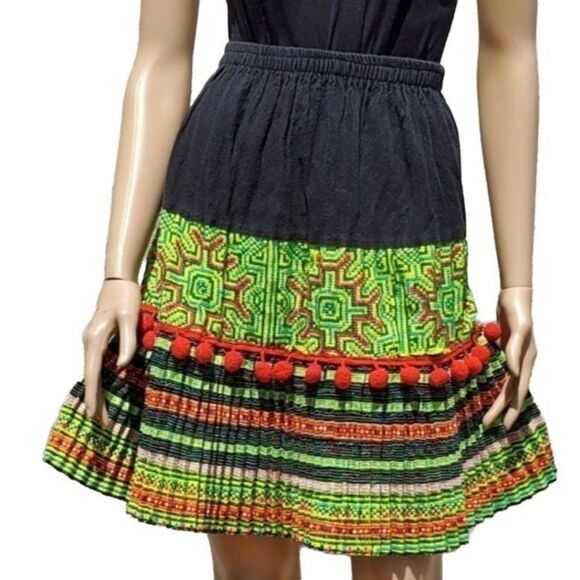 Vintage Short Pleated Skirt XS to S Hmong Ribbon Embroidery Pompoms - Picture 12 of 12